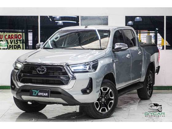 TOYOTA HILUX 2.8 D-4D TURBO DIESEL CD SRX 4X4 AUTOMÁTICO TOYOTA HILUX 2.8 D-4D TURBO DIESEL CD SRX 4X4 AUTOMÁTICO